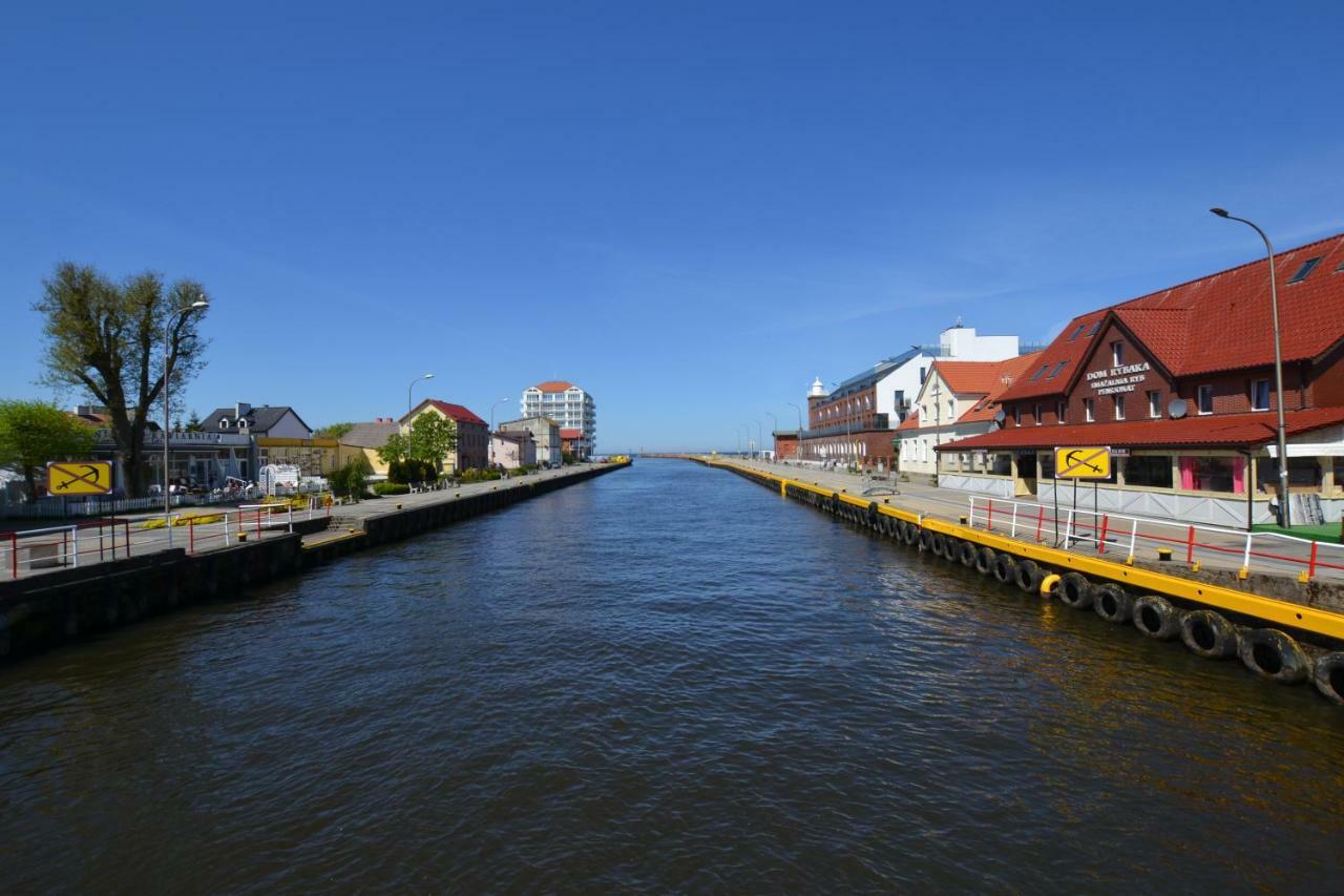 Darlowko Apartament Morski Екстериор снимка
