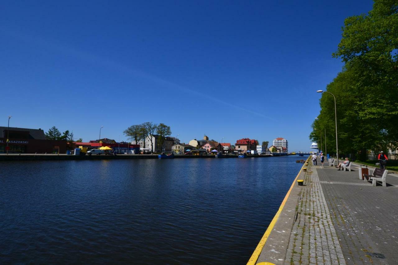 Darlowko Apartament Morski Екстериор снимка
