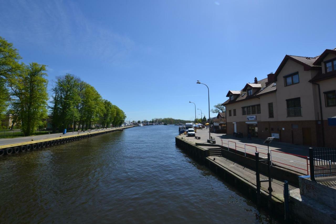 Darlowko Apartament Morski Екстериор снимка