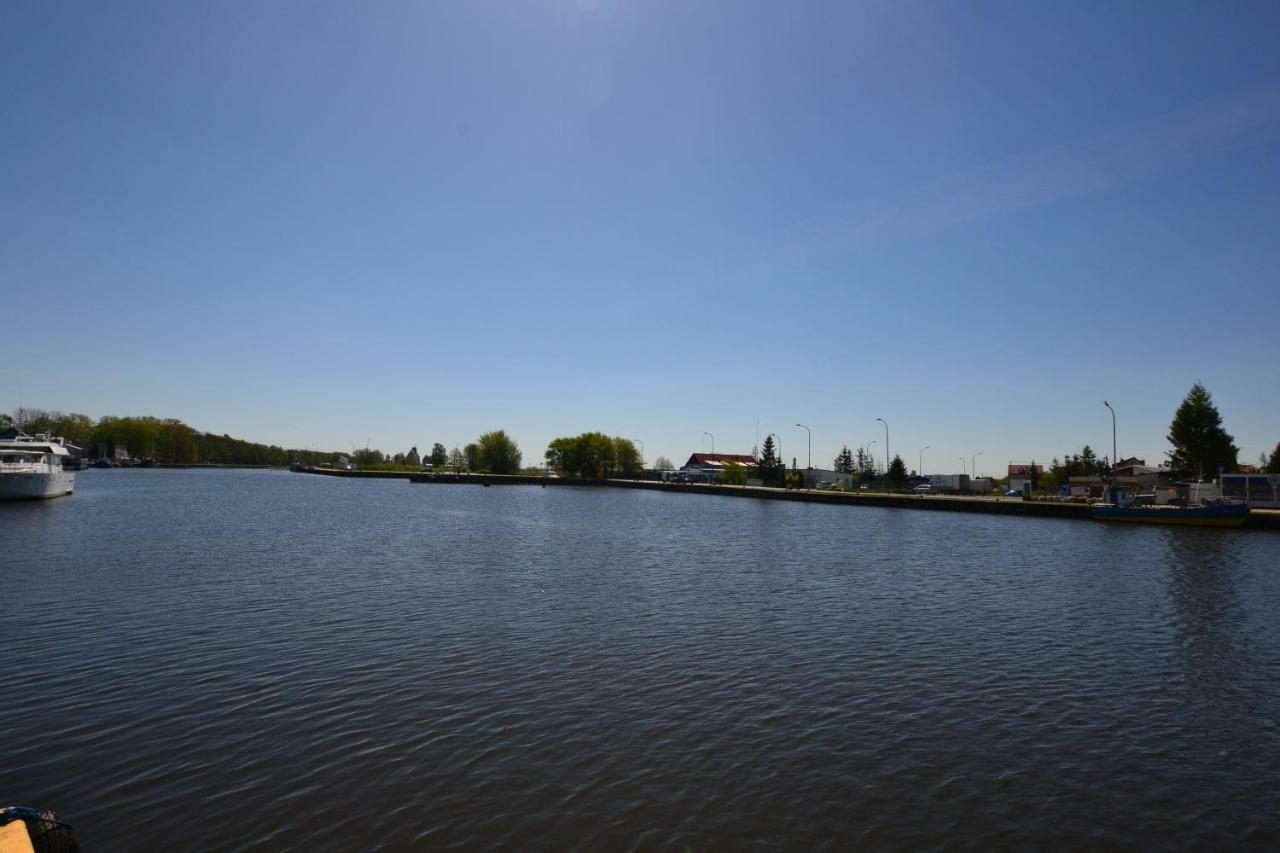 Darlowko Apartament Morski Екстериор снимка